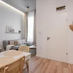 A62 - Akacfa Street - Location By Bqa Apartment *