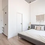 A62 - Akacfa Street - Location By Bqa Apartment