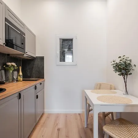 A62 - Akacfa Street - Location By Bqa Βουδαπέστη