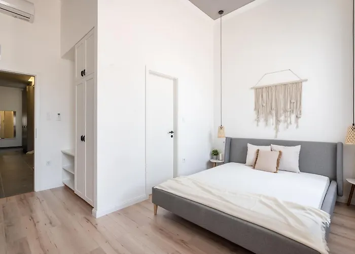 A62 - Akacfa Street - Location By Bqa Apartament